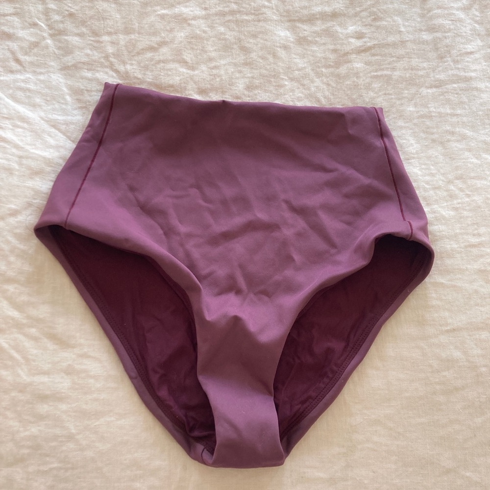 Left On Friday desert plum medium HI-Tide bottom